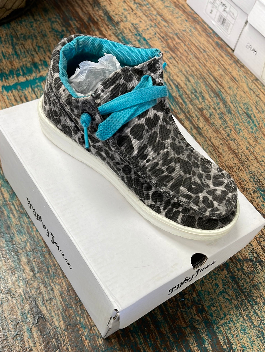 Grey leopard kids shoes